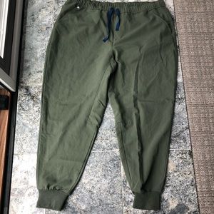 Figs Moss XXL short Tansen jogger